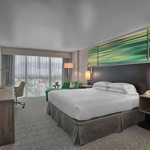 Corner King Room